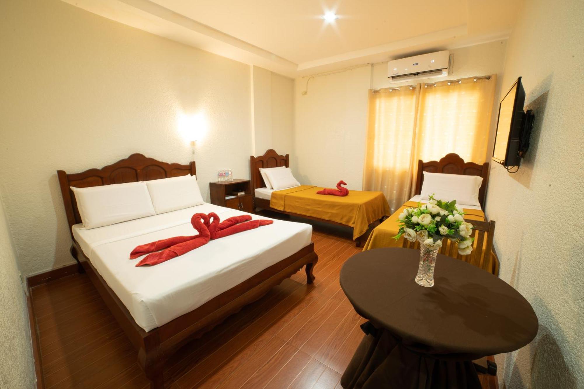 Casanas Suites Puerto Princesa Exterior photo