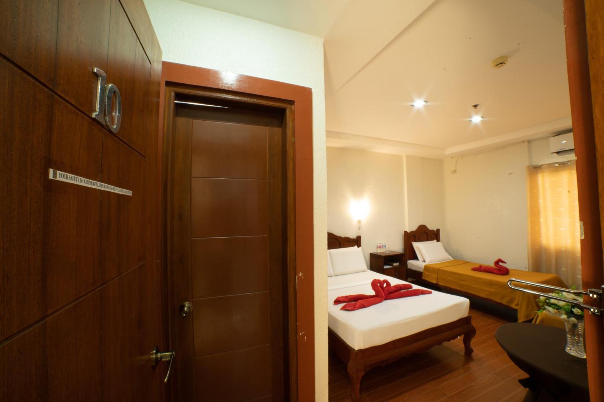 Casanas Suites Puerto Princesa Exterior photo
