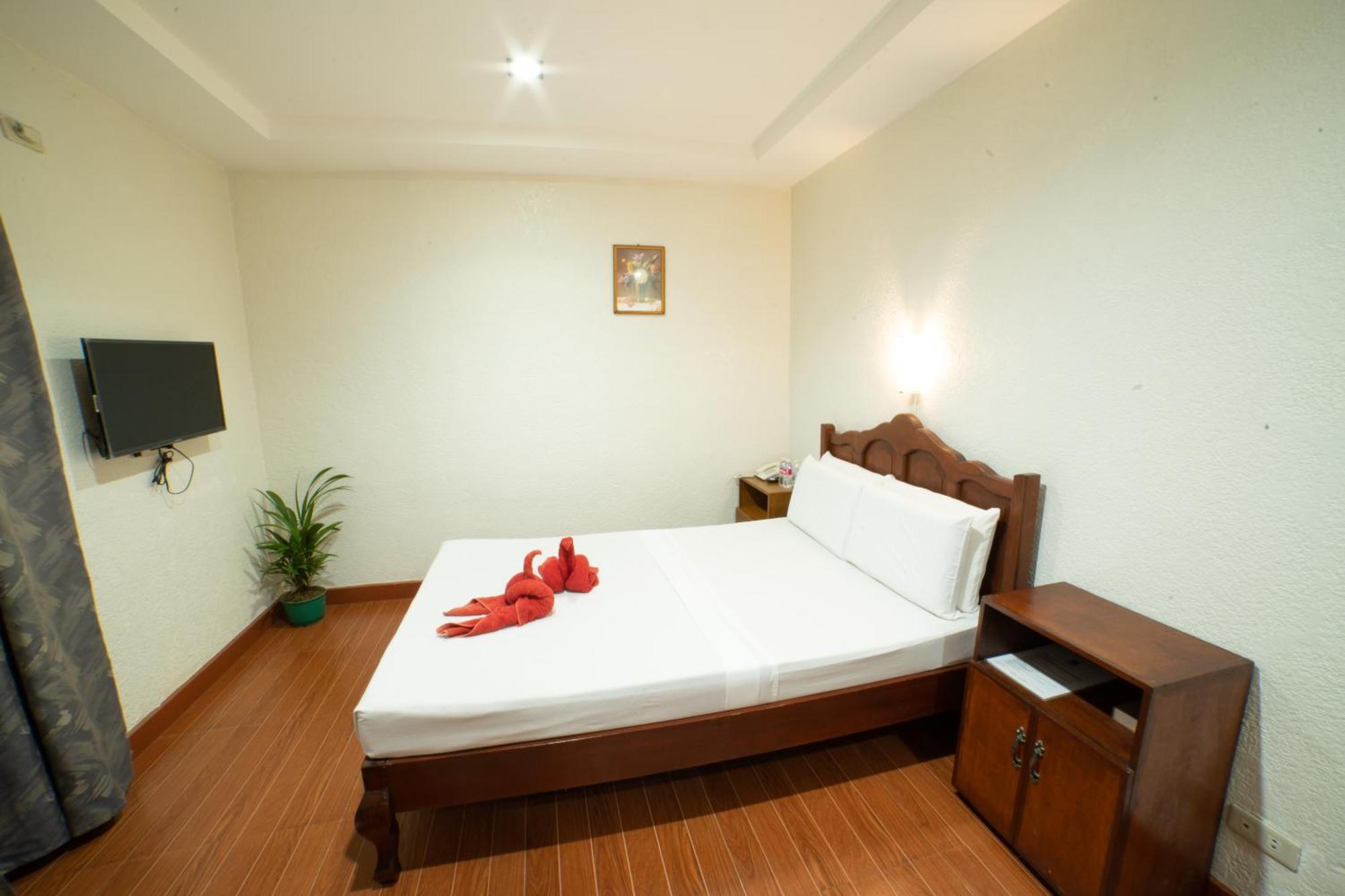 Casanas Suites Puerto Princesa Exterior photo