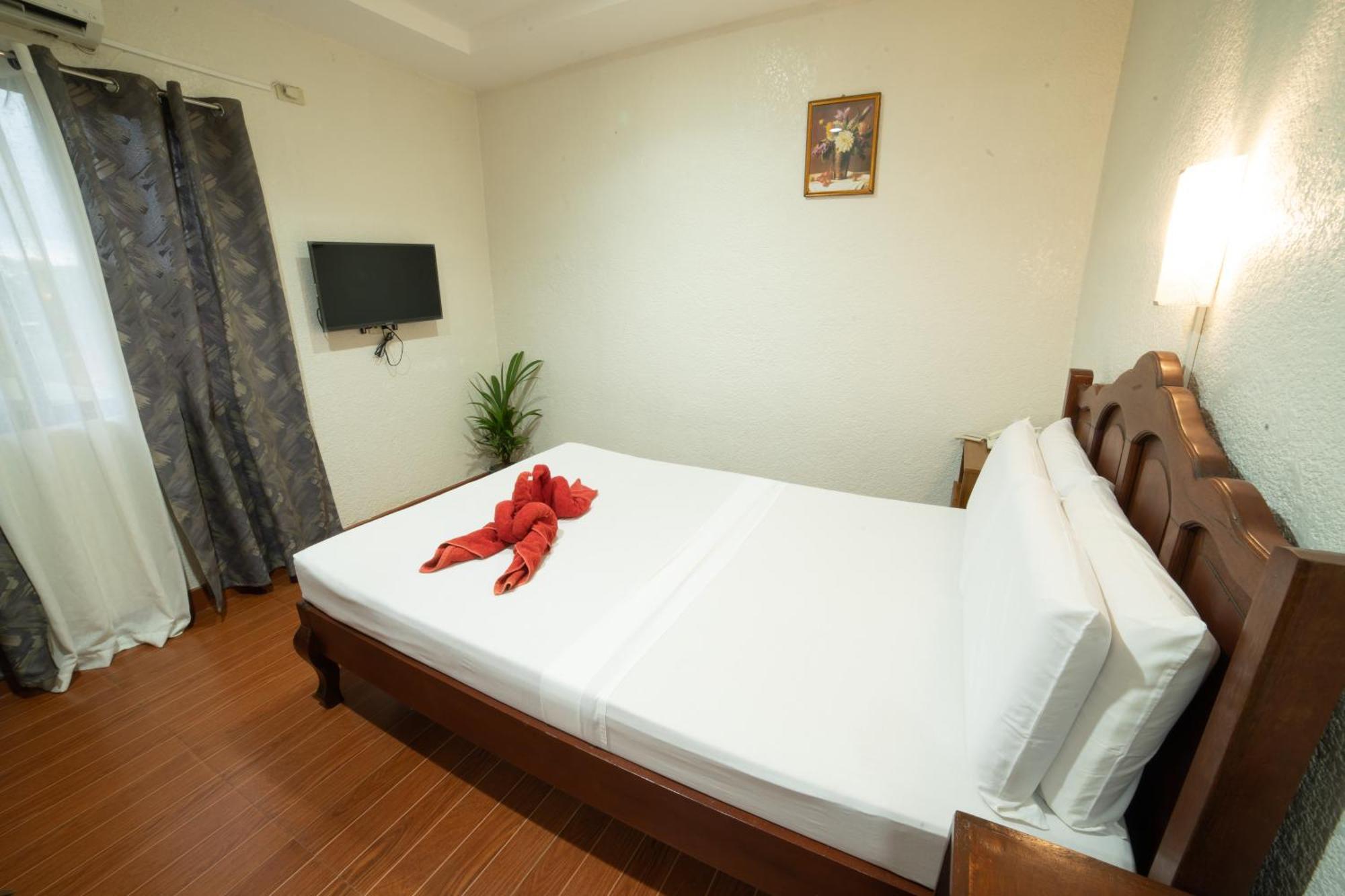 Casanas Suites Puerto Princesa Exterior photo