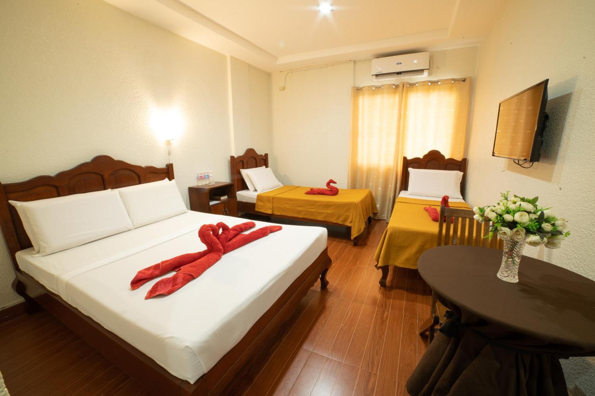 Casanas Suites Puerto Princesa Exterior photo