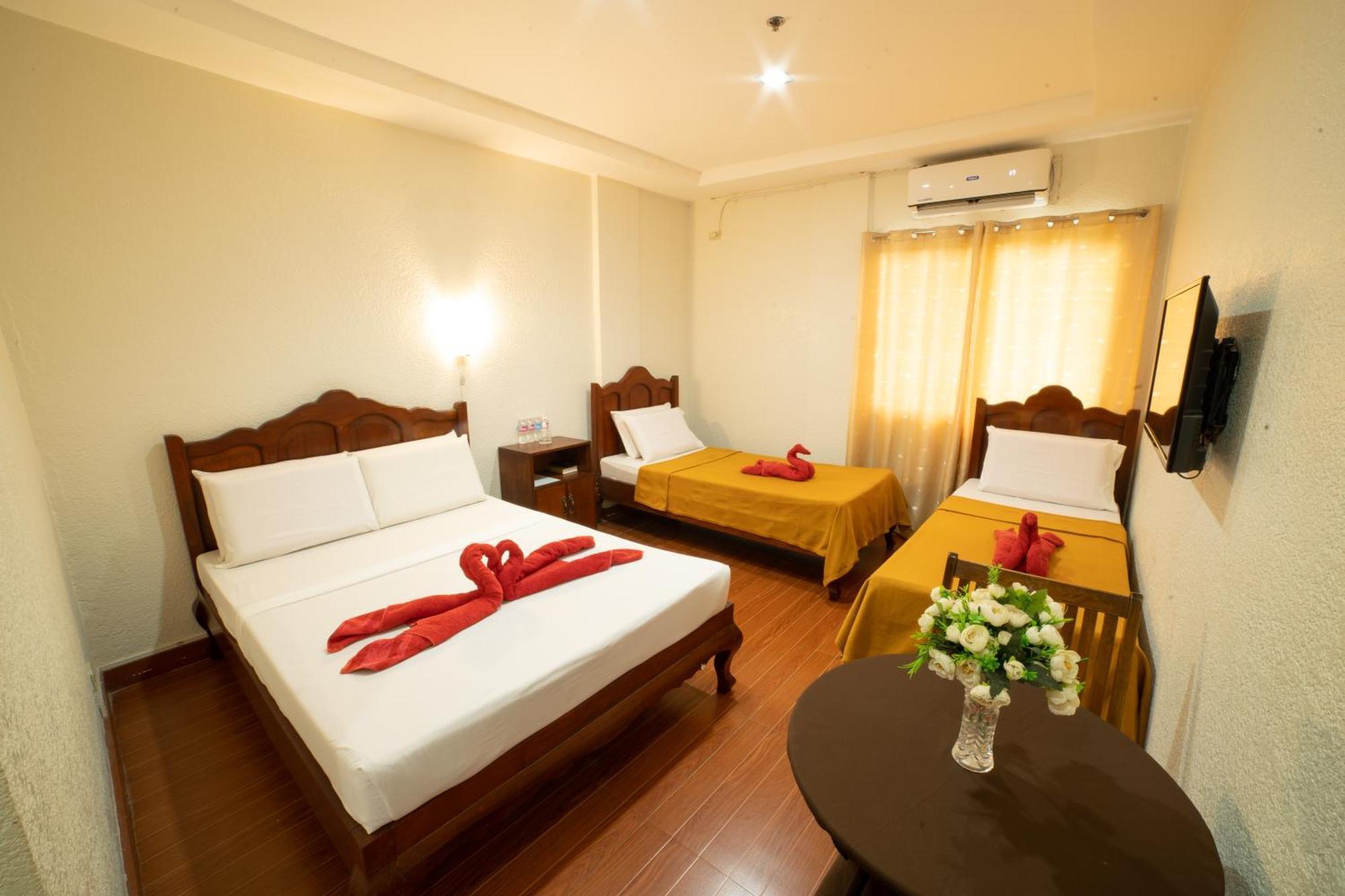 Casanas Suites Puerto Princesa Exterior photo
