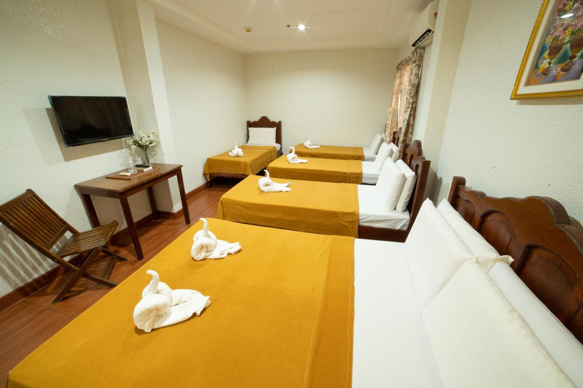Casanas Suites Puerto Princesa Exterior photo