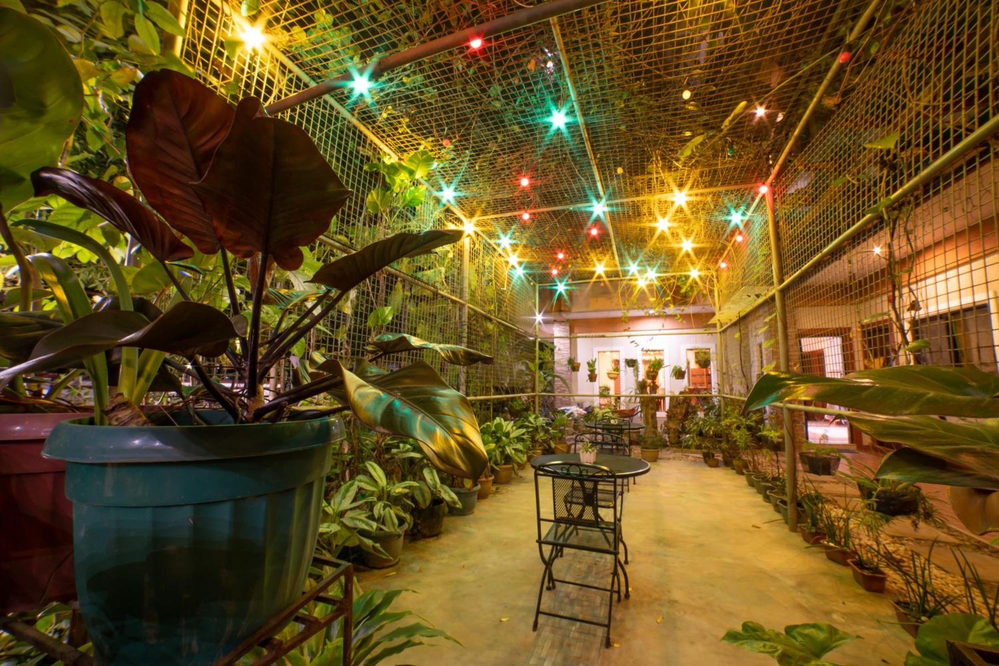 Casanas Suites Puerto Princesa Exterior photo